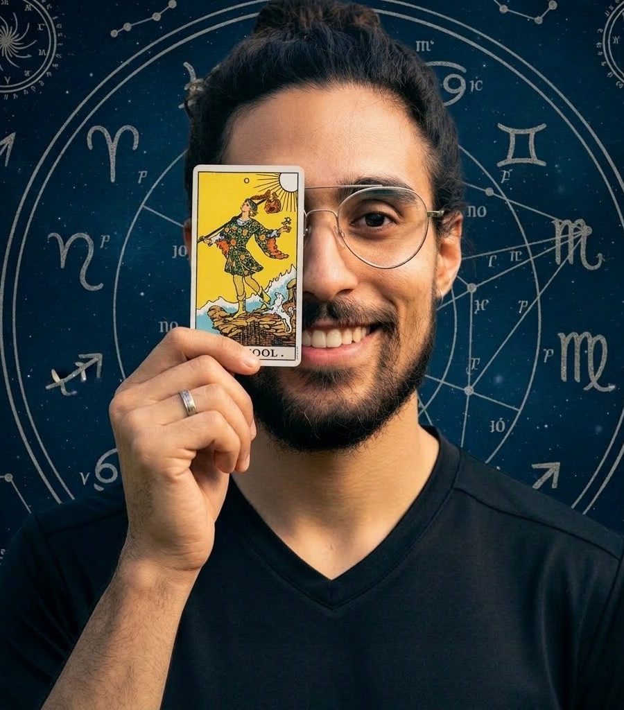 Isaac Gutierrez, experto en Tarot Mediúmnico, Psicología Y Filología.