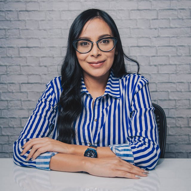 una foto corporativa de una mujer